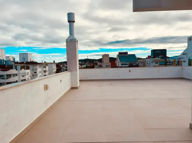 Cobertura Plana Exclusiva em Jurerê Rooftop Inteiro com Privacidade e Potencial de Amplia