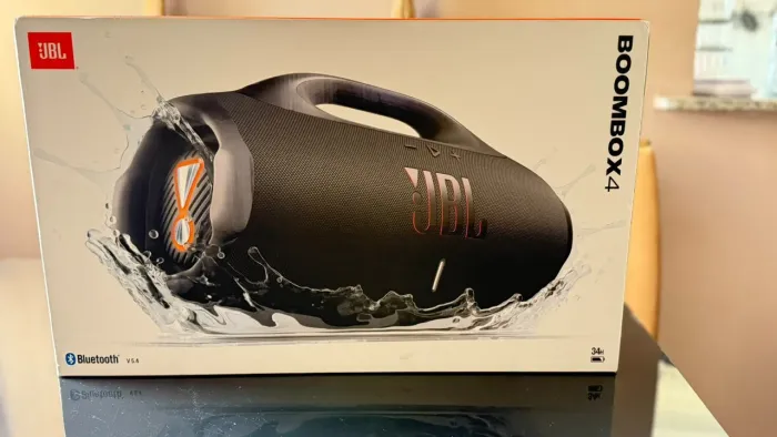 Boombox 4 jbl preta nova LACRADA