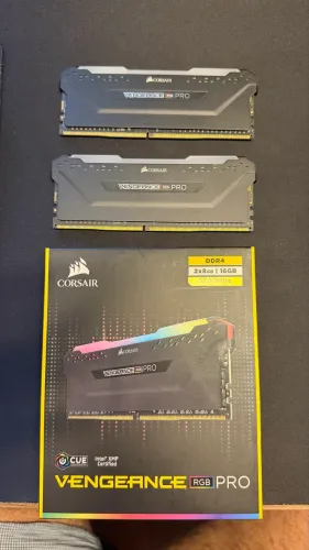 Memória Corsair Vengeance RGB Pro DDR4 3200