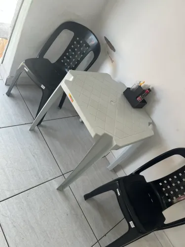 2 mesas com 3 cadeiras