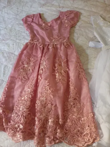 Vende vestido infantil de festa dois por 180
