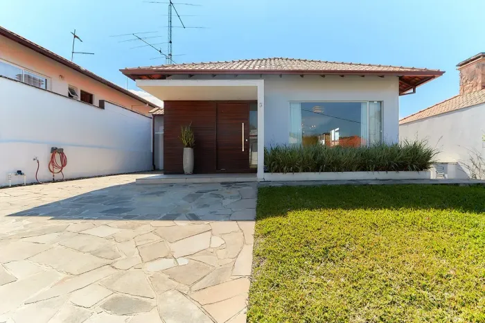Casa de condomínio para venda possui 234 metros quadrados com 2 quartos