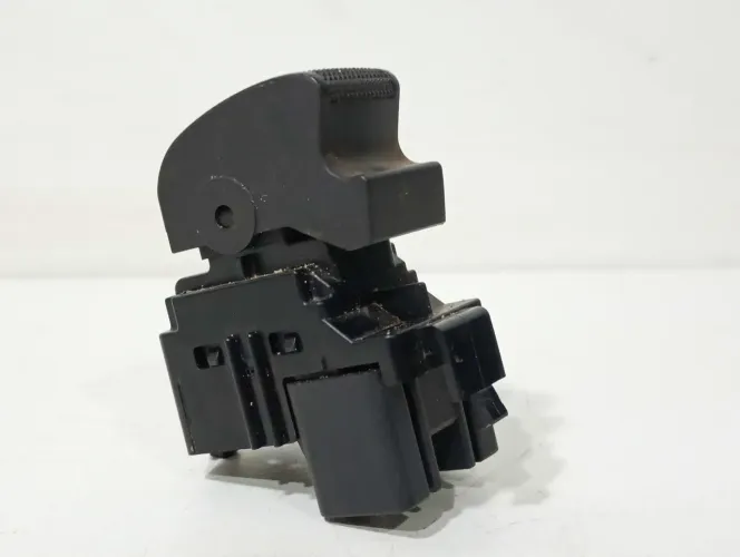 Botão Vidro Dianteiro Direito S10 2014