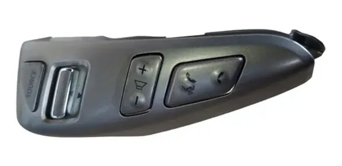 Acabamento Botão Comando Som Viva Voz  Volante Nissan Versa