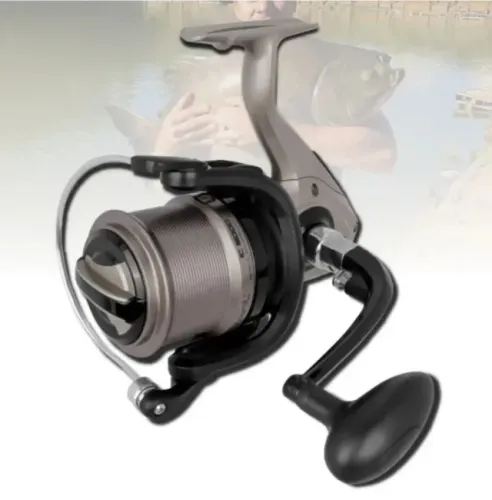 Vendo kit pesca de praia NOVO  Vara e molinete PARA PESCA DE PRAIA E COSTAO   Vara 3,60 me