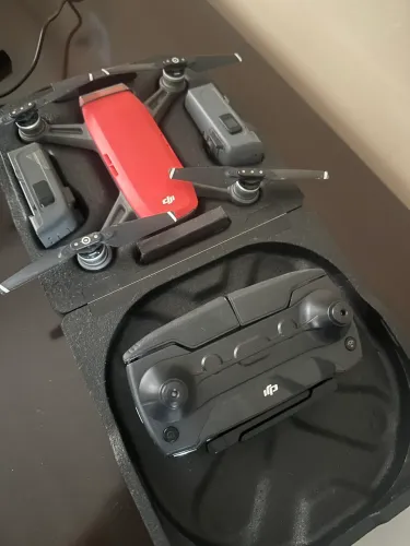 Drone DJI Spark Fly More Combo Original + 2 Baterias + Controle - R$ 1.100