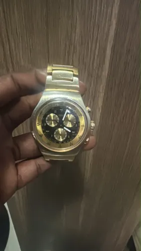 Relogio swatch cara preta