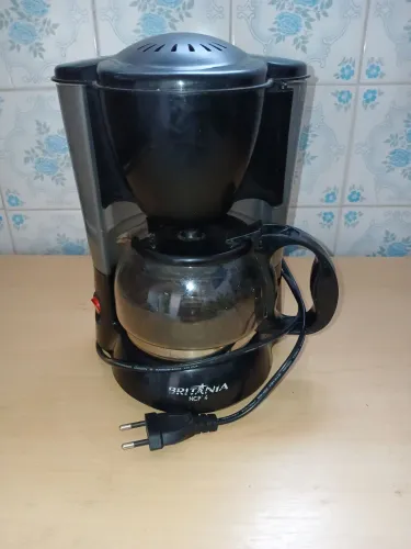 Cafeteira 14 café ótimo estado 220volts 600w