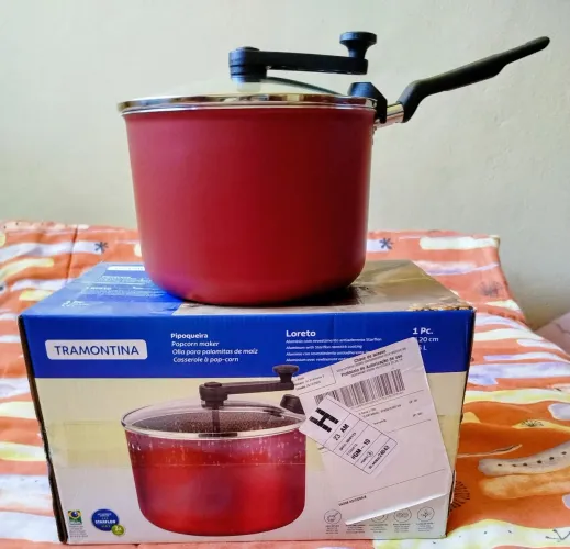 Estou vendendo esta linda pipoqueira Tramontina novinha 3,5L, valor R$100,00.