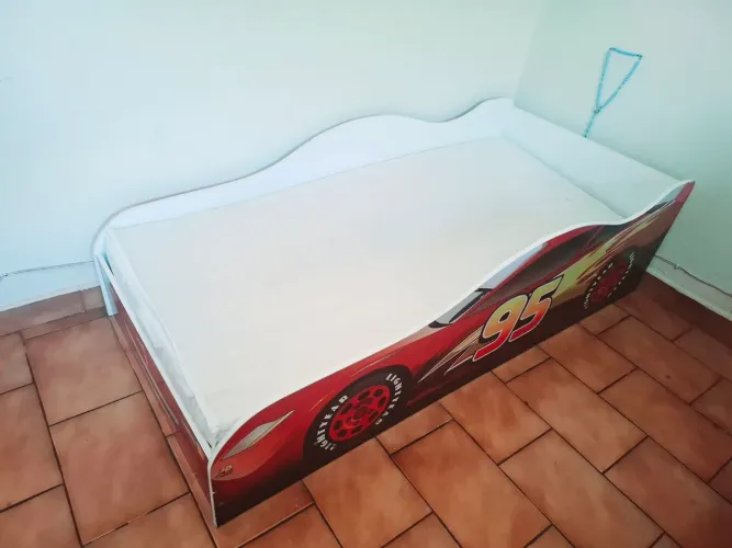 Cama Infantil Hot Wheels com colchão