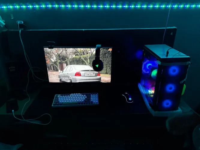 RYZEN 7 5700g 16GB RAM