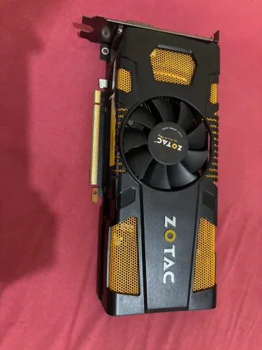 Placa de vídeo GTX 570 ZOTAC