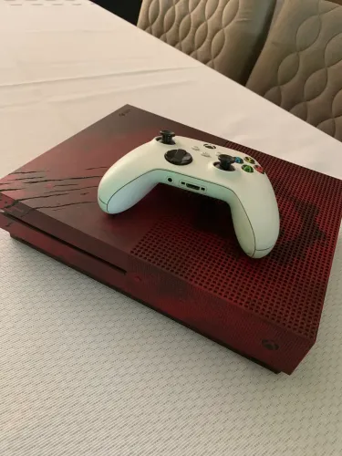 Xbox one S - Versão limitada Gears of war