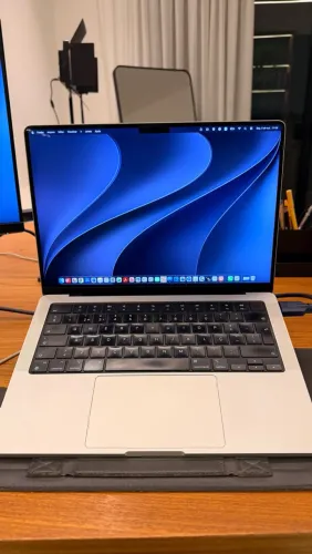 MacBook Pro m3 14 polegadas 8GB memória, cor cinza