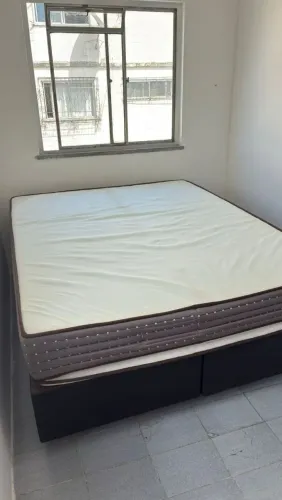 CAMA BOX QUEEN SIZE, DE 1100,00 POR 700,00