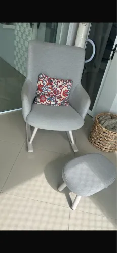 Poltrona de balanço com banquinho tokstok