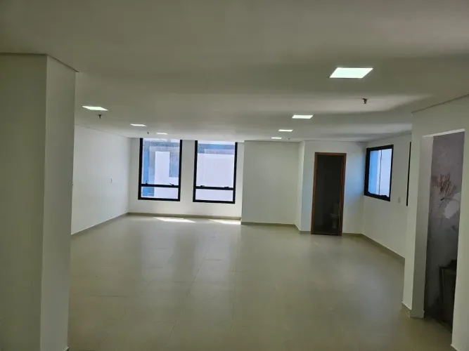 Vendo Sala Edifício Corporate Trade