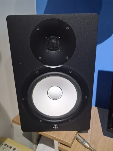 Monitores Yamaha HS8