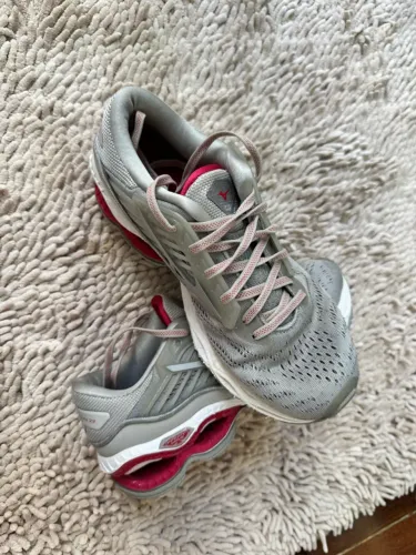 Tênis Mizuno Wave 22