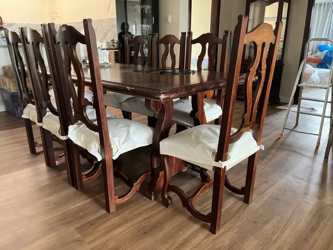 Conjunto Sala de Jantar em Mogno, Buffer, Mesa e 8 Cadeiras