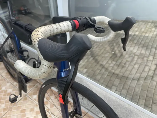 Bicicleta Scott Addict 10 tamanho 56 L - eletrônico