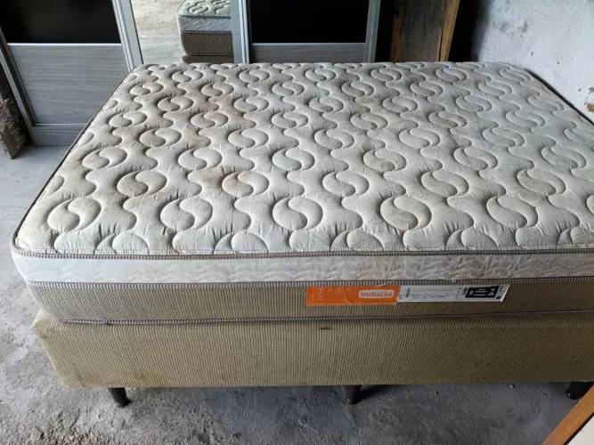 Vendo cama box casal