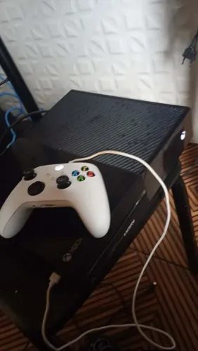 Xbox one fat com jogos +controle do Xbox s original