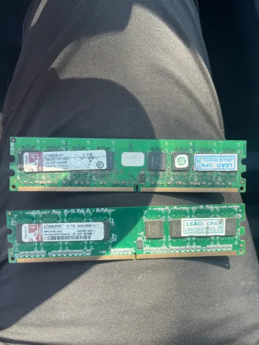 Kit Memória RAM 2GB (2x 1GB) DDR2 667MHz Kingston - Perfeito para Upgrade