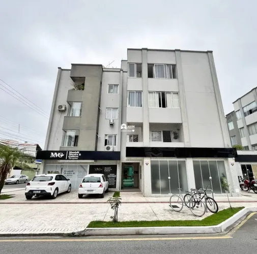 Locação Anual: Apartamento 2 quartos no Centro de Balneário Camboriú
