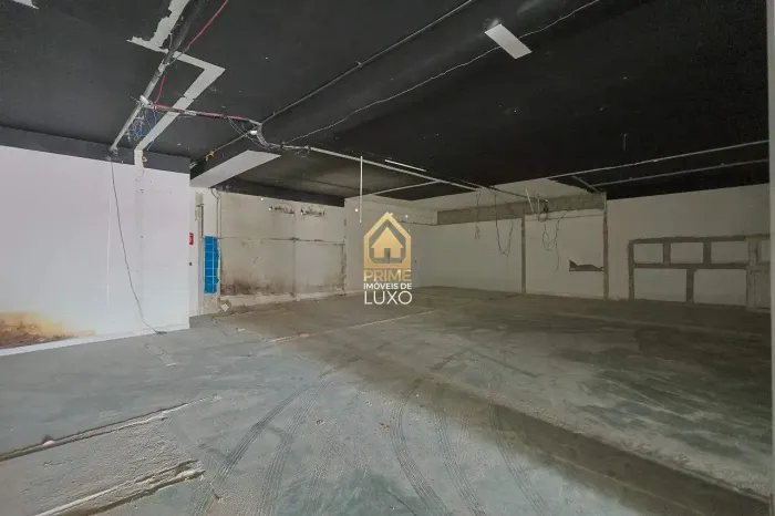Loja comercial de 290m² para alugar no Buritis