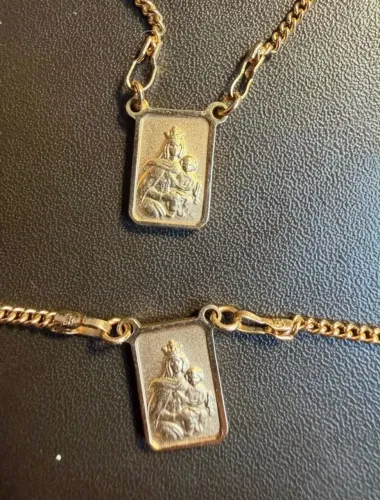 Escapulário Romannel Banhado a Ouro 18k