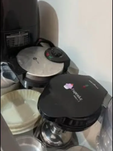 Máquina de waffle + máquina de cupcake