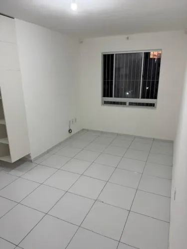 Ótimo Apto com 02 quartos