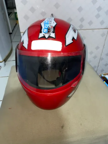 Vende-se capacete infantil TAM 54