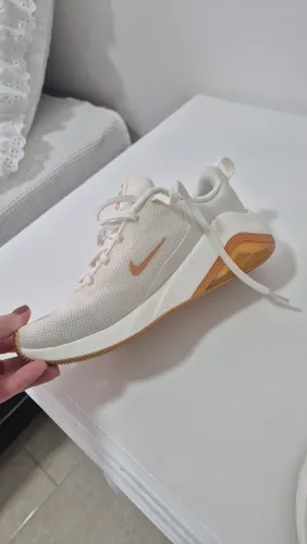 Vendo Tênis Nike usado 2x