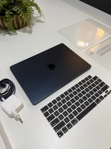 MACBOOK AIR M2