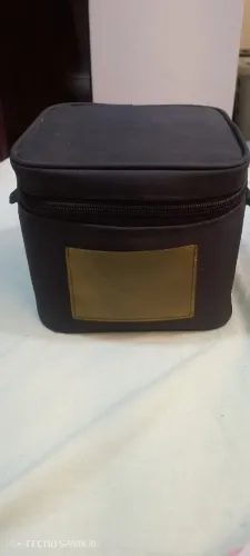 Kit , 4 recipientes para leite materno com bolsa térmica e placa de gelo.