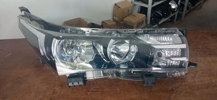 Farol Corolla 2014 2015 2016