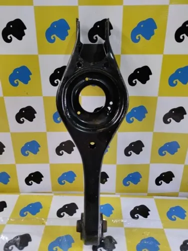 Balança Esquerda Inferior Suspensão Traseira Hyundai I30 2009-12