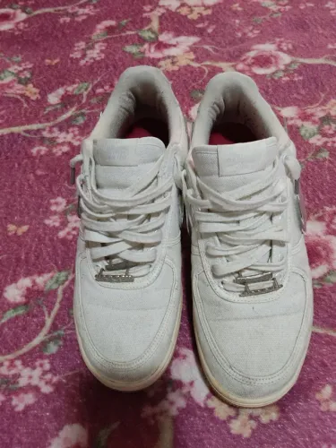 Tênis Nike com acessórios 