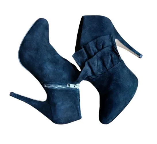 Botas de salto alto pretas de camurça