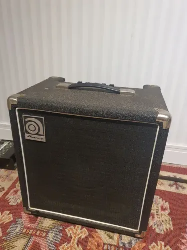 Amplificador de baixo Ampeg Ba-108