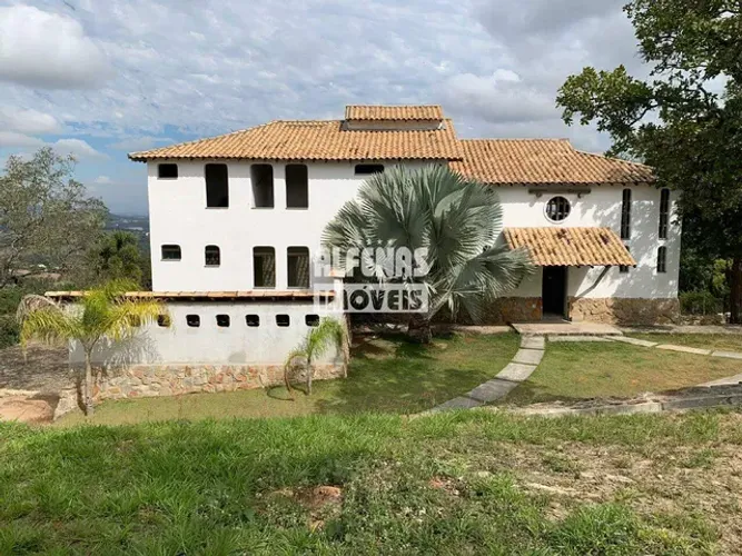 Casa é venda com 06 quartos, na Estância San Remo em Contagem!