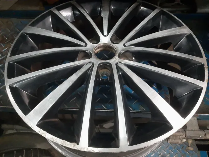 Roda aro 17 Volkswagen jetta tsi diamantada com Preto 5x112 jogo novo