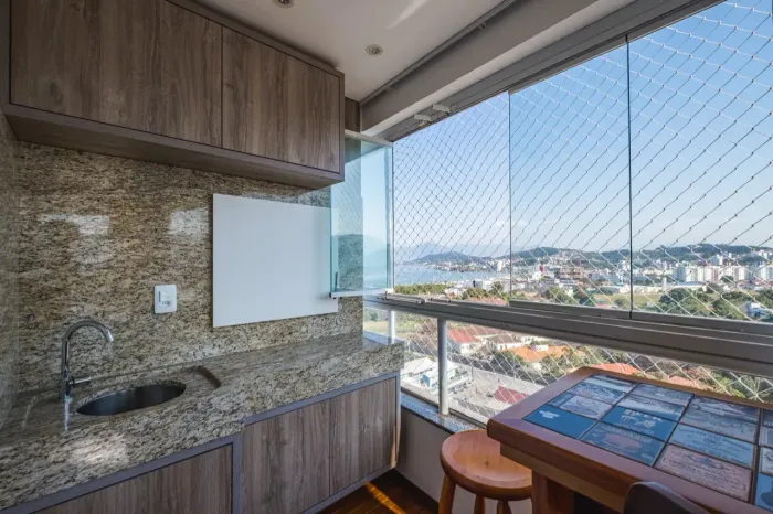 Apartamento Amplo em Campinas com Vista para o Mar e Acabamento de Alto Padrão!