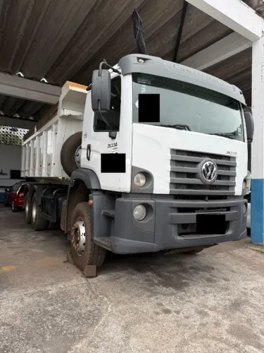 VW 31330 6X4 BASCULANTE 16M3