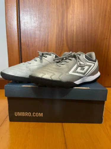 Chuteira Society Umbro Adamant 41