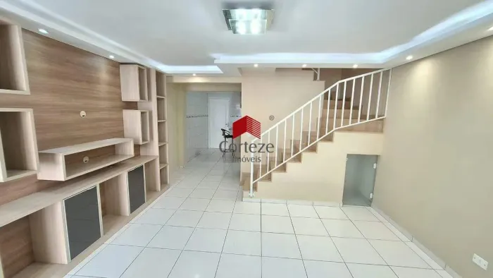 Sobrado com 87,5m² 3 quartos, à venda, no bairro Cidade Industrial em Curitiba