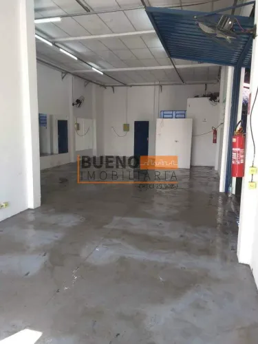 Salão comercial duplo com casa nos fundos