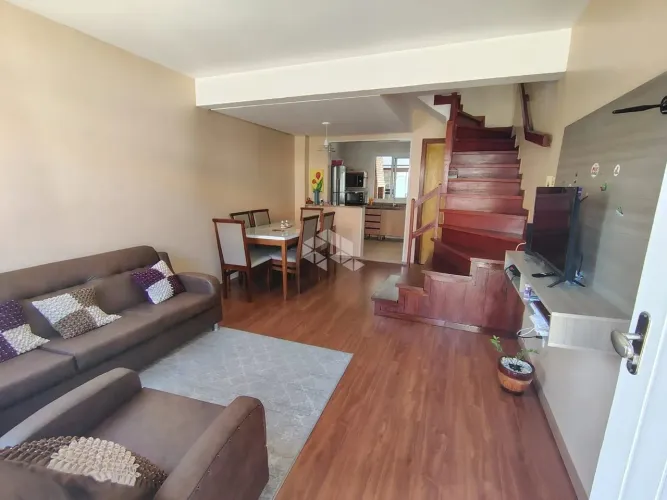 Casa em condomínio fechado 71m² 02 dormitórios 02 vagas no Bairro Rio Branco, em Canoas